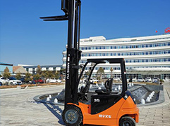 電動(dòng)叉車